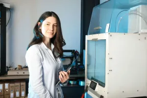 Jak drukarki 3D przyczyniają się do rozwoju przemysłowych procesów produkcyjnych?